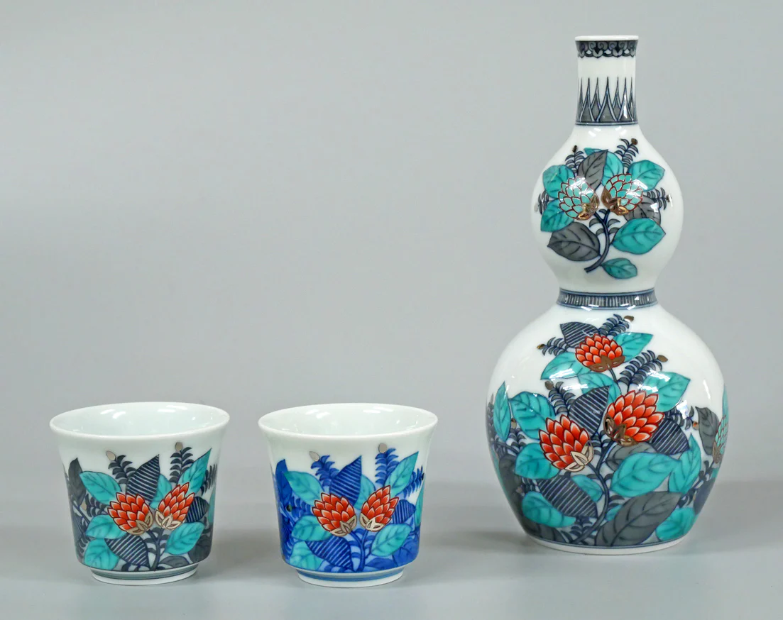 色絵墨色・藍色墨はじき草花文酒器（3点1組）